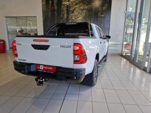 Toyota Hilux 2.8GD-6 double cab Raider auto - Image 2