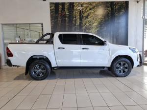 Toyota Hilux 2.8GD-6 double cab Raider auto - Image 3