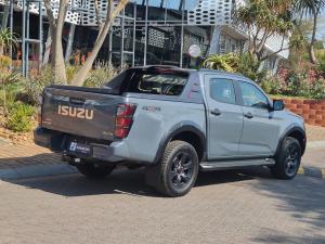 Isuzu D-Max 3.0TD double cab V-Cross 4x4 - Image 2