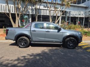 Isuzu D-Max 3.0TD double cab V-Cross 4x4 - Image 3