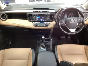 Toyota RAV4 2.2D-4D AWD VX - Image 6