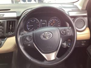 Toyota RAV4 2.2D-4D AWD VX - Image 8