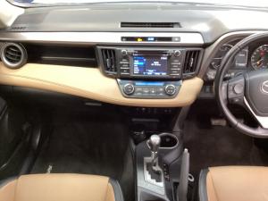 Toyota RAV4 2.2D-4D AWD VX - Image 15