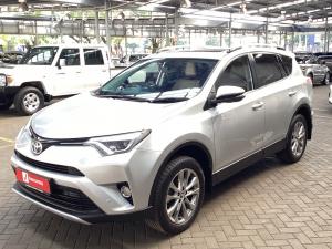Toyota RAV4 2.2D-4D AWD VX - Image 23