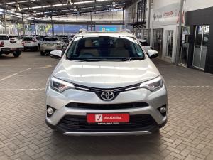 Toyota RAV4 2.2D-4D AWD VX - Image 4