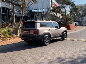 Toyota Land Cruiser Prado 2.8GD VX-R - Image 2