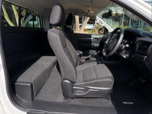 Toyota Hilux 2.4GD-6 Xtra cab Raider auto - Image 7