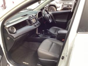 Toyota RAV4 2.0 GX auto - Image 7