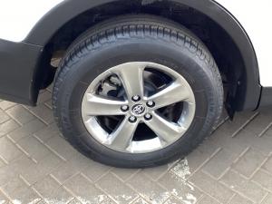 Toyota RAV4 2.0 GX auto - Image 20