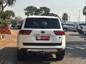 Toyota Land Cruiser 300 3.3D GR-Sport - Image 5