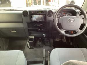 Toyota Land Cruiser 79 4.5D-4D V8 double cab LX - Image 6