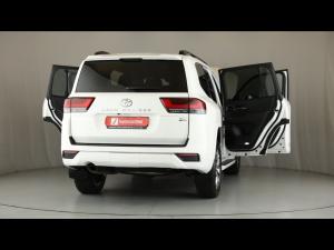 Toyota Land Cruiser 300 3.3D ZX - Image 24