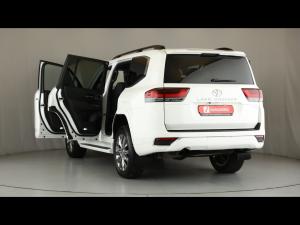 Toyota Land Cruiser 300 3.3D ZX - Image 25