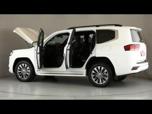 Toyota Land Cruiser 300 3.3D ZX - Image 26