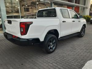 Toyota Hilux 2.8 GD-6 RB SRX automaticD/C - Image 2