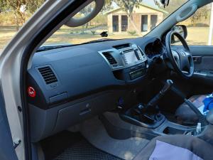 Toyota Hilux 3.0 D-4D Raider 4X4D/C - Image 7