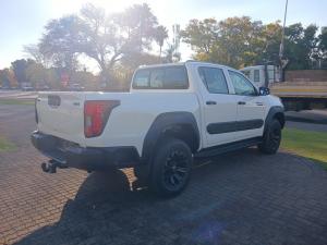 Toyota Hilux 2.8 GD-6 RB SRX 4X4 automaticD/C - Image 2