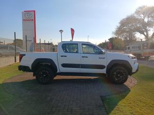 Toyota Hilux 2.8 GD-6 RB SRX 4X4 automaticD/C - Image 3