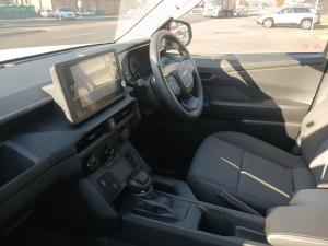Toyota Hilux 2.8 GD-6 RB SRX 4X4 automaticD/C - Image 7