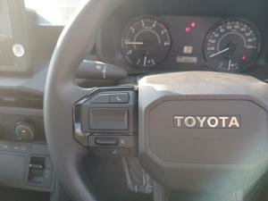 Toyota Hilux 2.8 GD-6 RB SRX 4X4 automaticD/C - Image 9