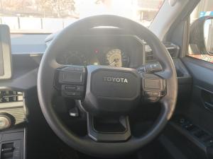 Toyota Hilux 2.8 GD-6 RB SRX 4X4 automaticD/C - Image 8