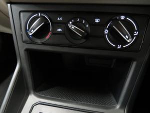 Volkswagen Polo 1.6 Tiptronic - Image 12