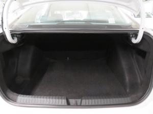 Volkswagen Polo 1.6 Tiptronic - Image 23