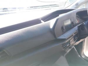 Volkswagen Caddy Kombi 2.0TDi - Image 20