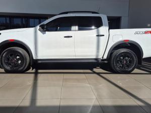 Nissan Navara 2.5DDTI PRO-2X automatic D/C - Image 8