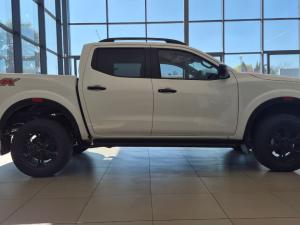 Nissan Navara 2.5DDTI PRO-4X 4X4 automatic D/C - Image 3