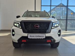 Nissan Navara 2.5DDTI PRO-4X 4X4 automatic D/C - Image 4
