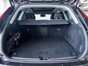 Volvo XC60 T8 Recharge AWD R-Design - Image 17