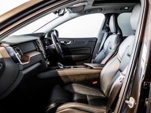 Volvo XC60 T8 Recharge AWD R-Design - Image 4
