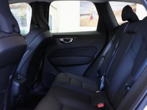 Volvo XC60 B5 AWD Core Bright - Image 10