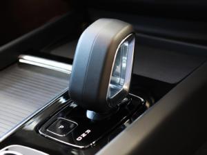 Volvo XC60 B5 AWD Core Bright - Image 19