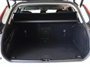Volvo XC60 B5 AWD Core Bright - Image 24