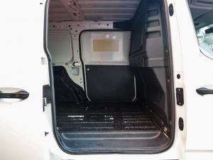 Volkswagen Caddy Maxi Cargo 2.0TDI panel van - Image 12