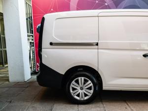 Volkswagen Caddy Maxi Cargo 2.0TDI panel van - Image 15