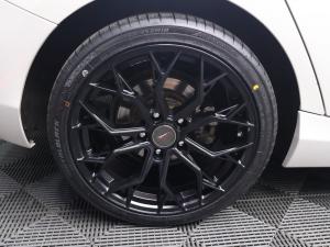 BMW 1 Series 118i 5-door auto - Image 7