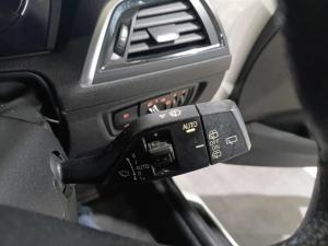 BMW 1 Series 118i 5-door auto - Image 20