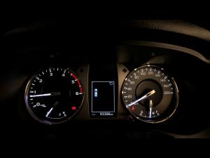 Toyota Hilux 2.4GD-6 double cab 4x4 Raider X manual - Image 9