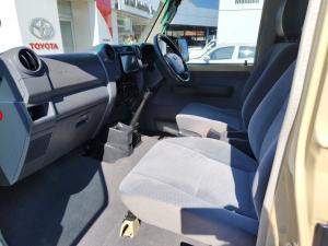 Toyota Land Cruiser 79 4.5D-4D LX V8 single cab - Image 7