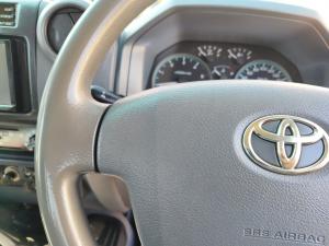 Toyota Land Cruiser 79 4.5D-4D LX V8 single cab - Image 9