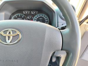 Toyota Land Cruiser 79 4.5D-4D LX V8 single cab - Image 10