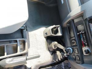 Toyota Land Cruiser 79 4.5D-4D LX V8 single cab - Image 12