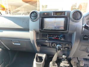 Toyota Land Cruiser 79 4.5D-4D LX V8 single cab - Image 16