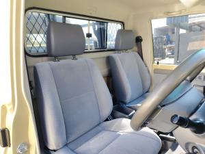 Toyota Land Cruiser 79 4.5D-4D LX V8 single cab - Image 18