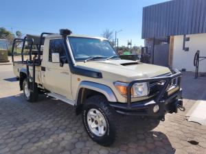 Toyota Land Cruiser 79 4.5D-4D LX V8 single cab - Image 1