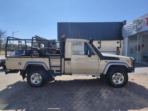 Toyota Land Cruiser 79 4.5D-4D LX V8 single cab - Image 3