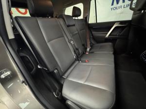 Toyota Land Cruiser Prado 2.8GD VX-L - Image 16